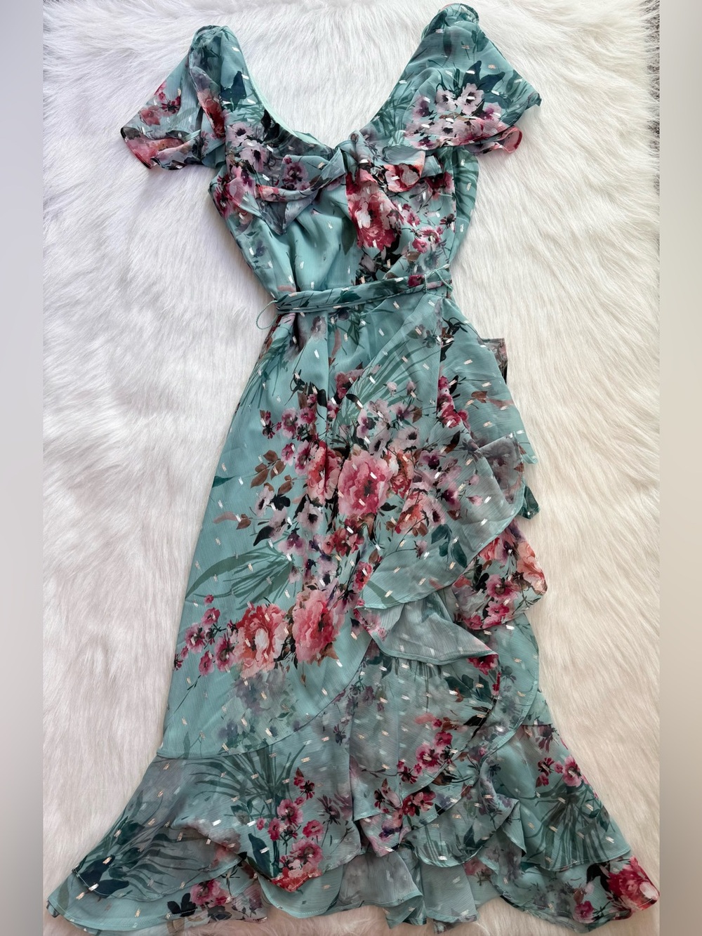 Eliza J Floral Flutter Sleeve Dress 💙💗